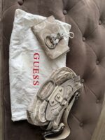 Sac à main + portefeuille GUESS – Image 9